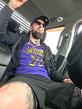 Snapshot of Beardedtattood chatting on 11-06-25, 02:51 Beardedtattood online show from 11-06-25, 02:51