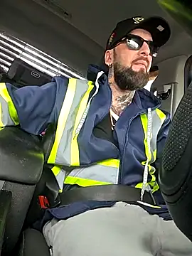 Snapshot of Beardedtattood chatting on 11-09-25, 03:21 Beardedtattood online show from 11-09-25, 03:21