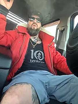 Snapshot of Beardedtattood chatting on 11-20-25, 12:38 Beardedtattood online show from 11-20-25, 12:38