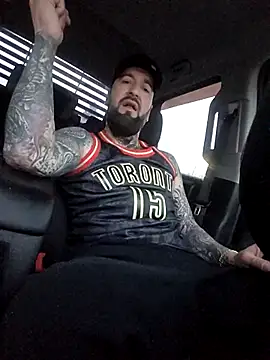 Snapshot of Beardedtattood chatting on 11-21-25, 12:37 Beardedtattood online show from 11-21-25, 12:37