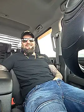 Snapshot of Beardedtattood chatting on 12-03-25, 02:59 Beardedtattood online show from 12-03-25, 02:59