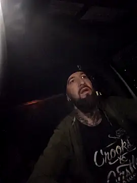 Snapshot of Beardedtattood chatting on 12-16-25, 05:23 Beardedtattood online show from 12-16-25, 05:23