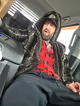 Snapshot of Beardedtattood chatting on 02-05-26, 02:00 Beardedtattood online show from 02-05-26, 02:00