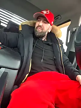 Snapshot of Beardedtattood chatting on 02-20-26, 02:06 Beardedtattood online show from 02-20-26, 02:06