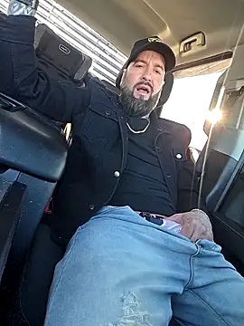 Snapshot of Beardedtattood chatting on 03-02-26, 02:24 Beardedtattood online show from 03-02-26, 02:24