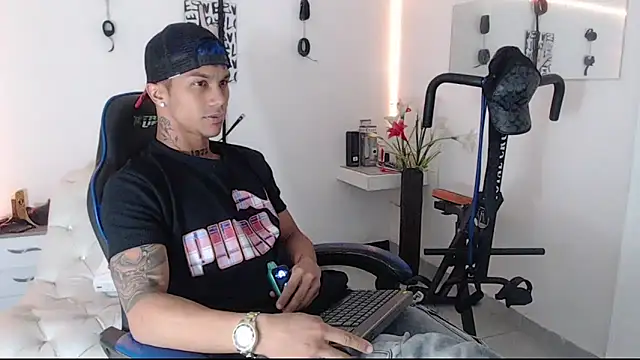 Leonard Price online show from 03-07-25, 01:42