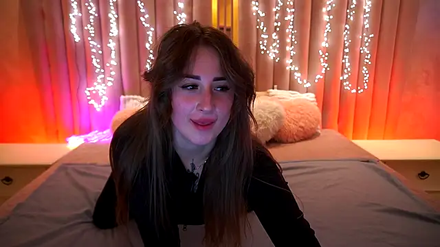 GentleAdellee online show from 12-17-25, 01:39