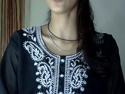 MAAYRA 09 online show from 10-03-25, 05:54