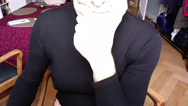 Snapshot of Traumsommer2 chatting on 01-10-25, 11:22 Traumsommer2 online show from 01-10-25, 11:22