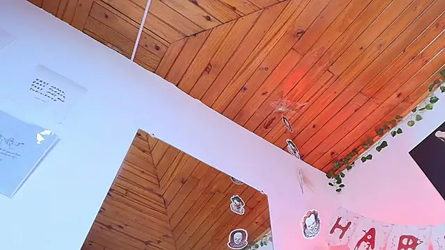 Naia x online show from 10-23-25, 08:18