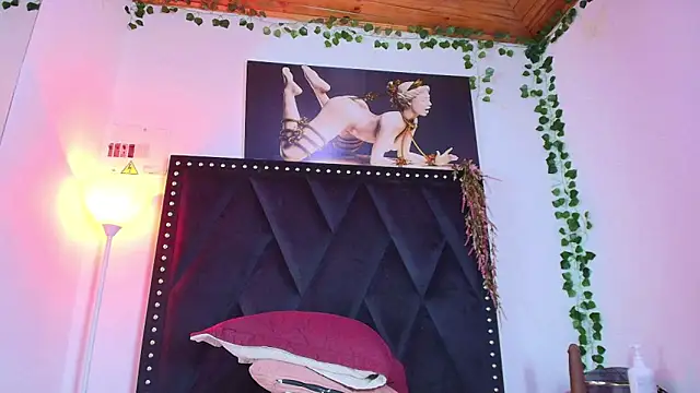 Naia x online show from 02-24-26, 09:24