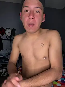 Snapshot of Oscar_Bratz chatting on 12-07-24, 04:20 Oscar Bratz online show from 12-07-24, 04:20