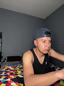 Snapshot of Oscar_Bratz chatting on 12-18-24, 04:31 Oscar Bratz online show from 12-18-24, 04:31