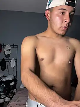 Snapshot of Oscar_Bratz chatting on 01-11-25, 05:41 Oscar Bratz online show from 01-11-25, 05:41