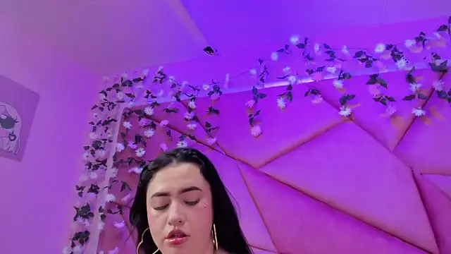 Victoria Rossy online show from 10-29-25, 07:48