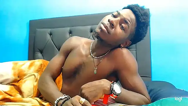 Snapshot of jaycolinss chatting on 02-11-26, 02:33 jaycolinss online show from 02-11-26, 02:33