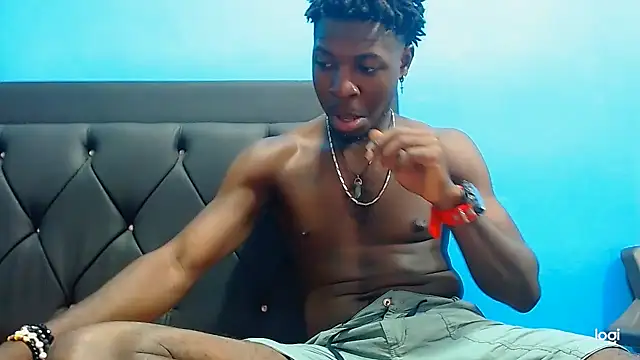 Snapshot of jaycolinss chatting on 02-15-26, 12:29 jaycolinss online show from 02-15-26, 12:29