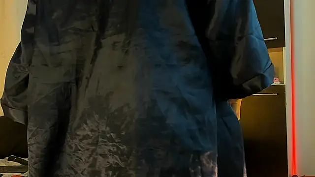 Snapshot of conielaurenth chatting on 12-18-25, 10:54 conielaurenth online show from 12-18-25, 10:54