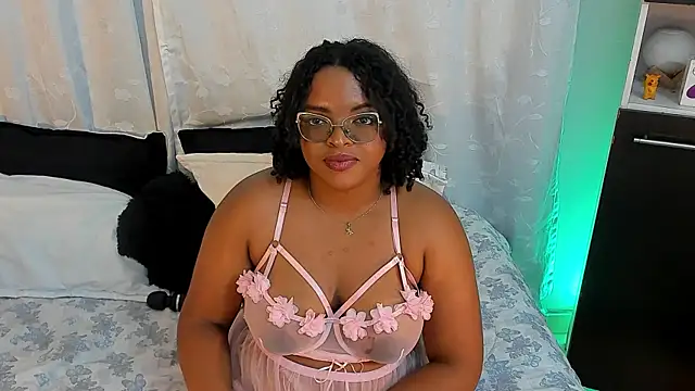 Snapshot of conielaurenth chatting on 01-19-26, 08:18 conielaurenth online show from 01-19-26, 08:18