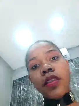 Snapshot of Luciia_cute chatting on 12-25-24, 04:44 Luciia cute online show from 12-25-24, 04:44