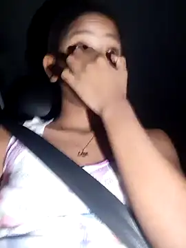 Snapshot of Luciia_cute chatting on 01-08-25, 01:11 Luciia cute online show from 01-08-25, 01:11