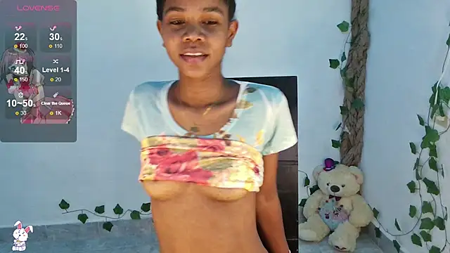 Snapshot of Luciia_cute chatting on 03-11-25, 06:43 Luciia cute online show from 03-11-25, 06:43