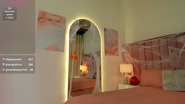 SweetGirl       online show from 10-19-25, 11:38