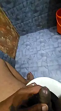 Snapshot of Mallu_ajanraj143 chatting on 12-29-24, 08:58 Mallu ajanraj143 online show from 12-29-24, 08:58