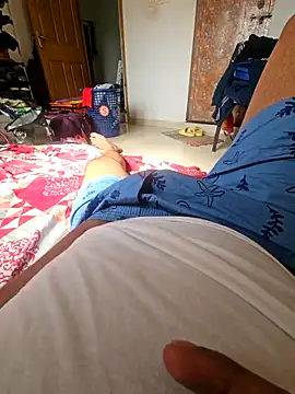 Snapshot of Mallu_ajanraj143 chatting on 09-24-25, 10:18 Mallu ajanraj143 online show from 09-24-25, 10:18