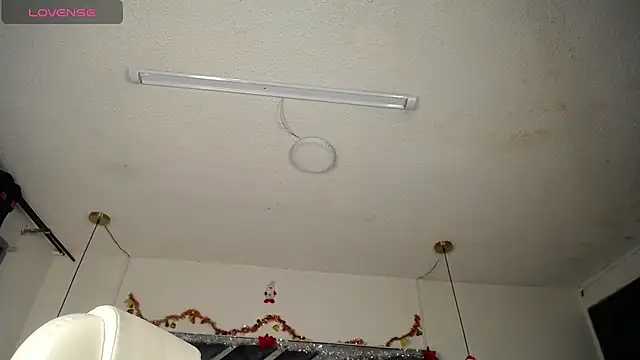 MIA YOURHOTTIE online show from 12-25-24, 02:46