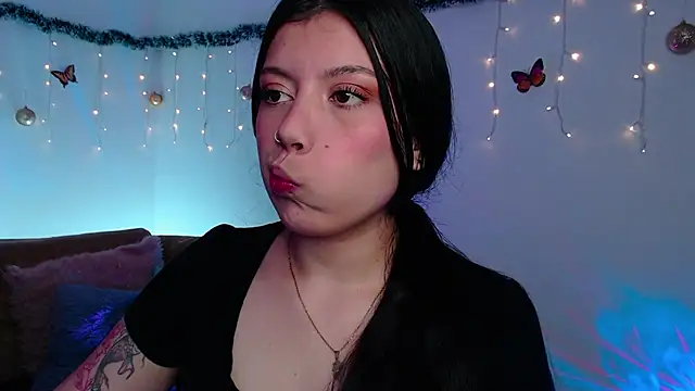 Snapshot of iam_emy chatting on 12-30-24, 11:06 iam emy online show from 12-30-24, 11:06