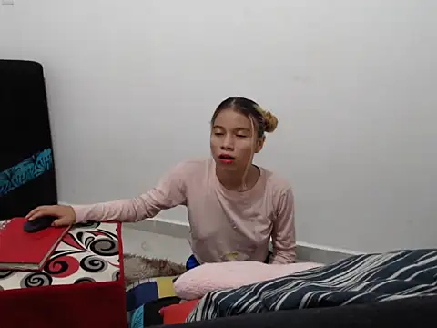 Naomi991 online show from 01-31-25, 09:59