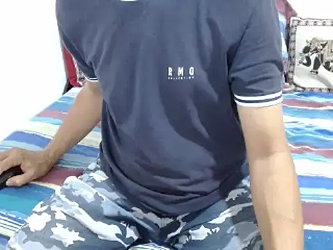 Snapshot of goten-770 chatting on 02-27-25, 03:04 goten-770 online show from 02-27-25, 03:04