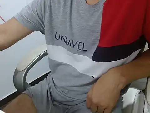 Snapshot of goten-770 chatting on 09-09-25, 07:46 goten-770 online show from 09-09-25, 07:46