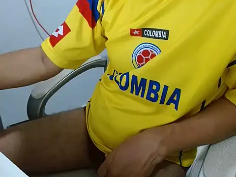 Snapshot of goten-770 chatting on 10-25-25, 06:21 goten-770 online show from 10-25-25, 06:21