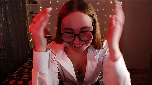 Snapshot of Miya_Mark chatting on 12-18-24, 06:35 Miya Mark online show from 12-18-24, 06:35