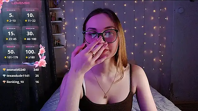 Snapshot of Miya_Mark chatting on 03-11-25, 02:40 Miya Mark online show from 03-11-25, 02:40