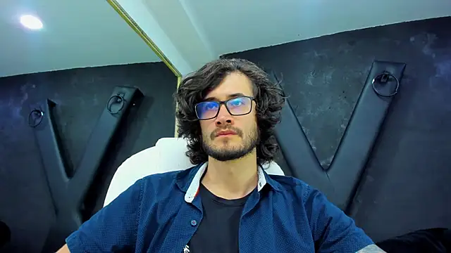 Loggan donnelly online show from 03-19-25, 08:22