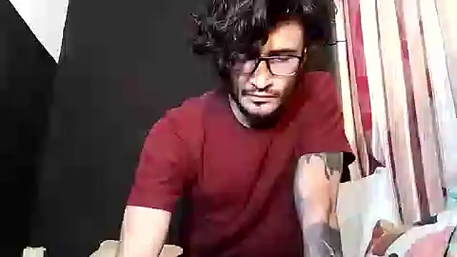 Loggan donnelly online show from 11-10-25, 07:02