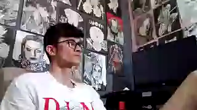 Loggan donnelly online show from 12-04-25, 09:23