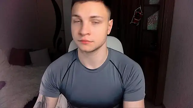 handsome guy01 online show from 12-28-24, 11:37