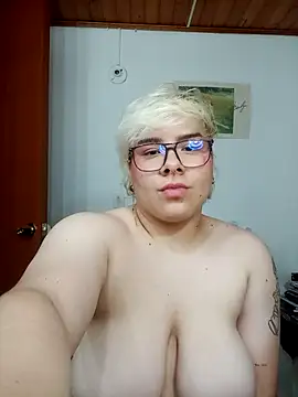 amalia love online show from 10-24-25, 06:43