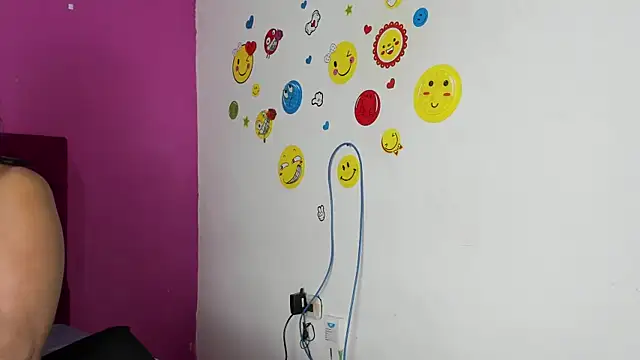 Snapshot of tiffany_Bitch chatting on 02-03-25, 08:03 tiffany Bitch online show from 02-03-25, 08:03