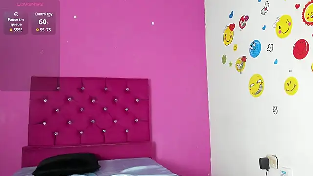 Snapshot of tiffany_Bitch chatting on 02-20-25, 07:41 tiffany Bitch online show from 02-20-25, 07:41