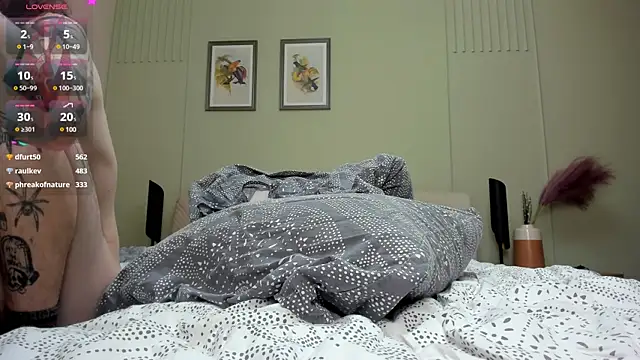 Snapshot of ravenousbiter chatting on 12-08-24, 10:47 ravenousbiter online show from 12-08-24, 10:47