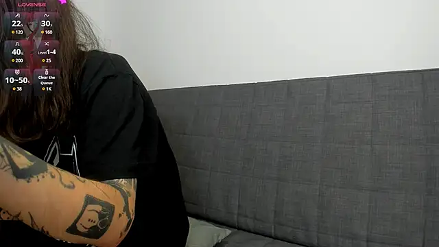 Snapshot of ravenousbiter chatting on 12-11-24, 08:07 ravenousbiter online show from 12-11-24, 08:07