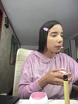 Snapshot of Praga_Pink chatting on 01-07-26, 12:57 Praga Pink online show from 01-07-26, 12:57