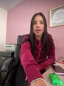 Snapshot of Praga_Pink chatting on 01-14-26, 09:09 Praga Pink online show from 01-14-26, 09:09