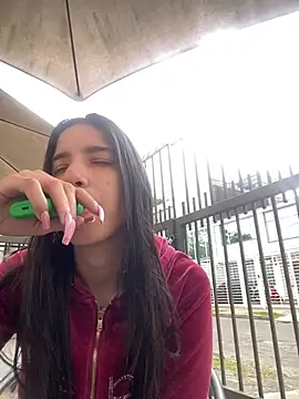 Snapshot of Praga_Pink chatting on 01-15-26, 09:18 Praga Pink online show from 01-15-26, 09:18