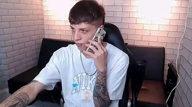 Snapshot of Adam_hard_ chatting on 01-09-25, 08:22 Adam hard online show from 01-09-25, 08:22